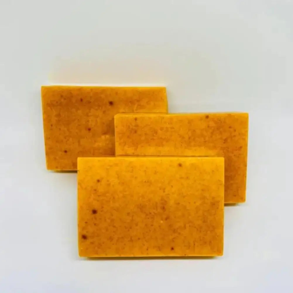 “Jabón Artesanal de Cúrcuma Aclarante – Natural Handmade Soap”